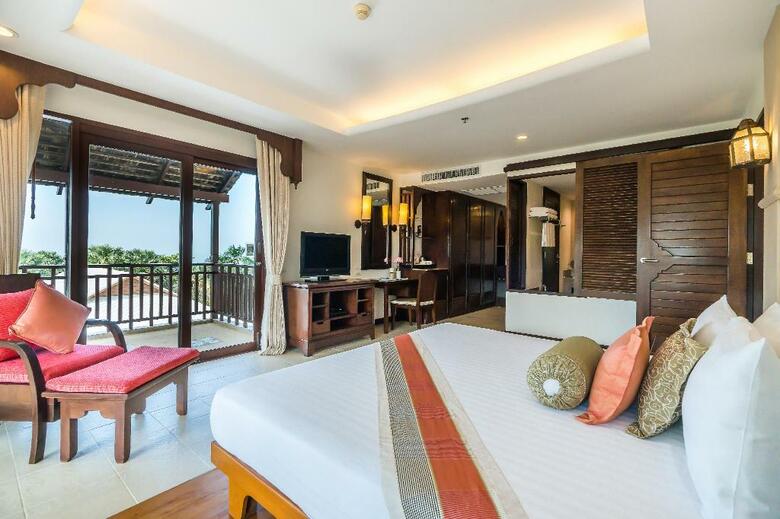 Hotel Ravindra Beach Resort And Spa