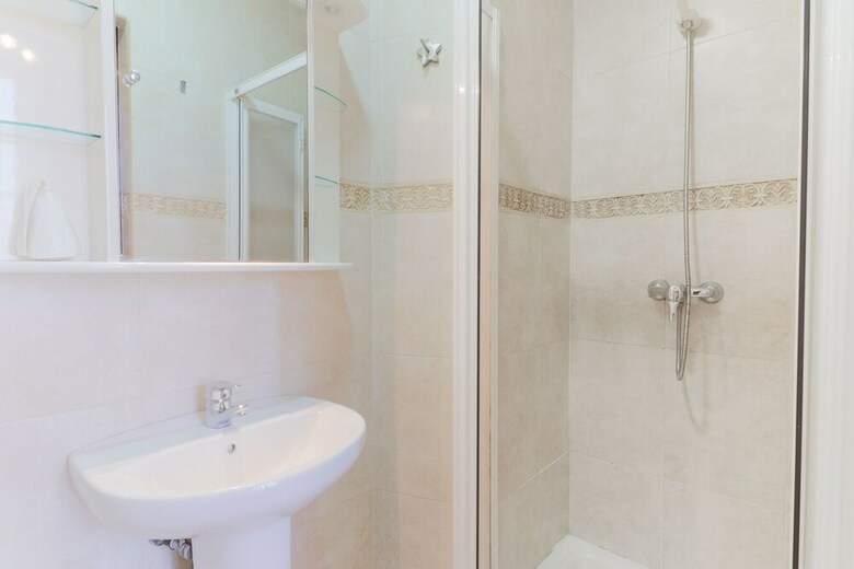 Apartamento Brand New One Bedroom Cathedral Views