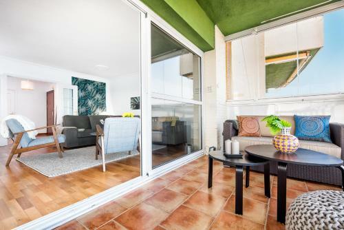 Three-bedroom Apartment With View Charlie