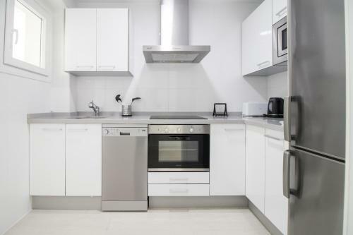Bright Apartment Close To Beach And Town