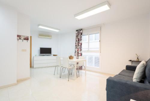 Plaza De Las Flores 1 Bedroom Apartment