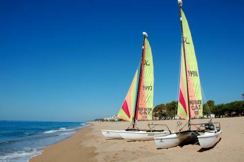 Homeholidaysrentals Coral