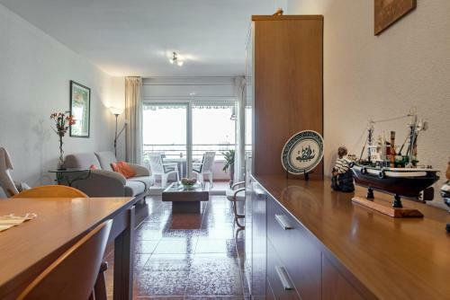 Ref. 190. Apart. Avenida