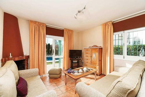 Marbella Del Este Villa Sleeps 4 Air Con Wifi
