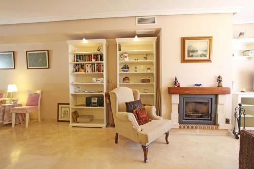 1107 Marbella Beach Front House