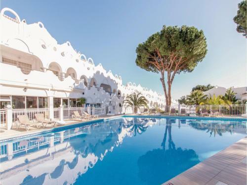 Two-bedroom Holiday Home In Las Chapas Marbella