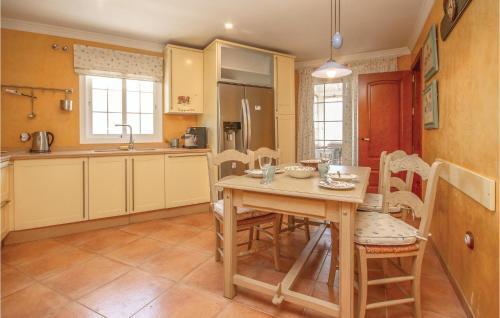 Three-bedroom Apartment In Mijas