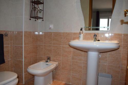 Apartamento Ap950 Tres Dormitorios A 150m Del Paseo Mar�timo