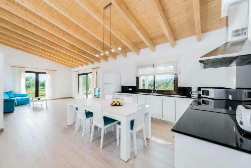 Muro Villa Sleeps 6 Air Con Wifi