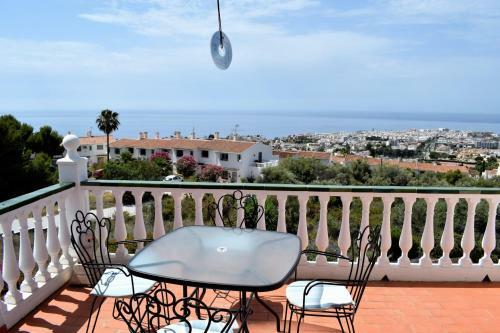 C/ Abetos 12 Urb. Algarrobo