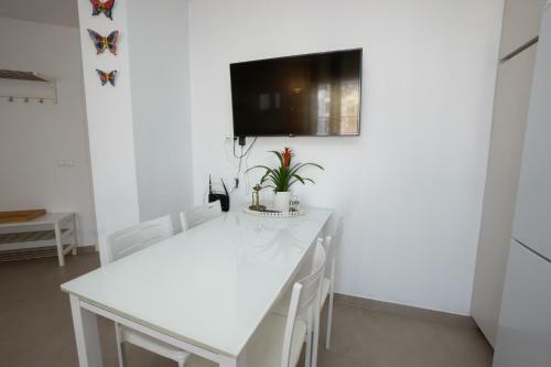 Apartamento Edf. Delf�n 6�7