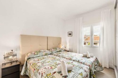 Nerja Villa Sleeps 14 Pool Air Con Wifi