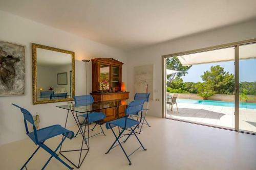 Playa De Talamanca Villa Sleeps 4 Pool Air Con Wifi