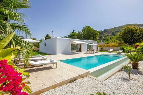 Playa De Talamanca Villa Sleeps 4 Pool Air Con Wifi