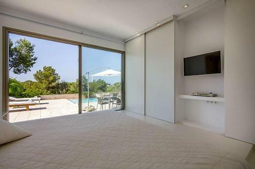 Playa De Talamanca Villa Sleeps 4 Pool Air Con Wifi