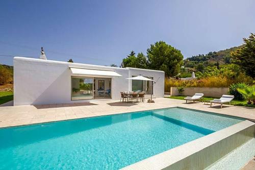 Playa De Talamanca Villa Sleeps 4 Pool Air Con Wifi