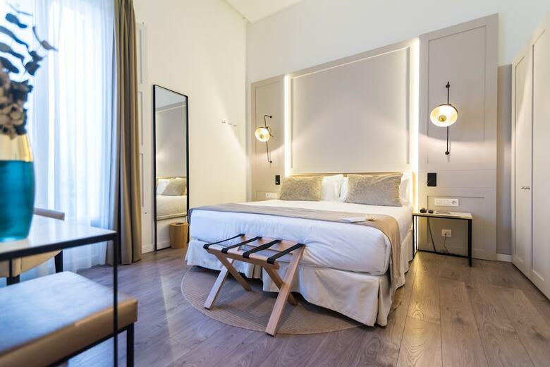 Hotel Icon Roset� By Petit Palace