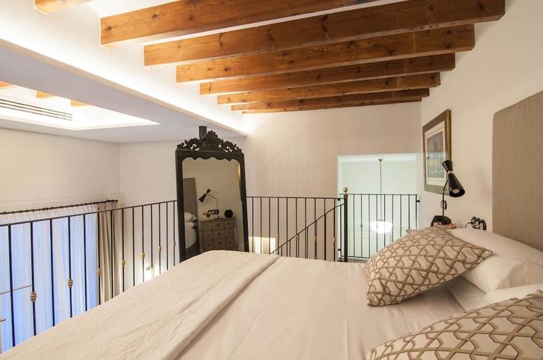 Hotel Gloria De Sant Jaume