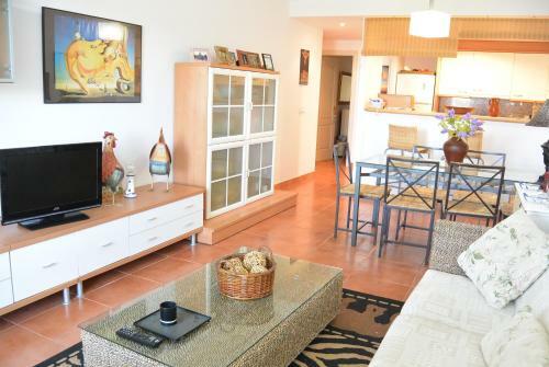 Apart. Green Mar 302