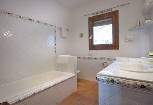 Paratella Villa Sleeps 8 Pool