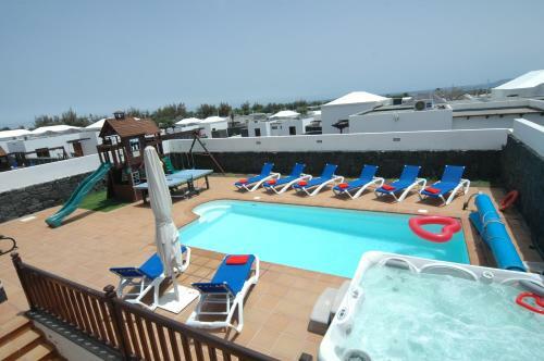 Villa 43 Sea Views, Pool,games,hot Tub, Office With Computer+ Wifi
