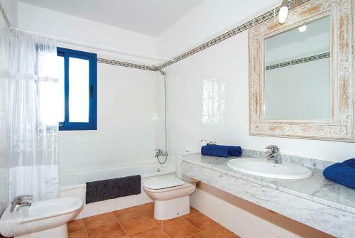 Playa Blanca Villa Sleeps 5 Wifi