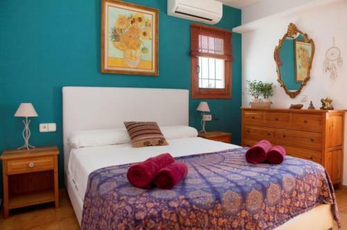 Playa D'en Bossa Villa Sleeps 8 Pool Air Con Wifi