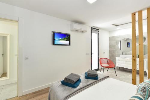 Cozy Bungalow For 6 In Playa Del Ingl�s Gd04