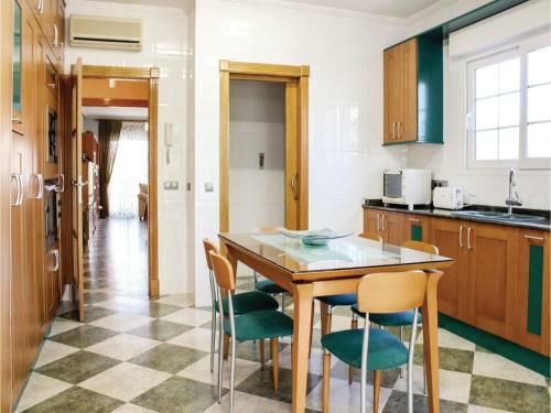 Four-bedroom Holiday Home In Playa Honda