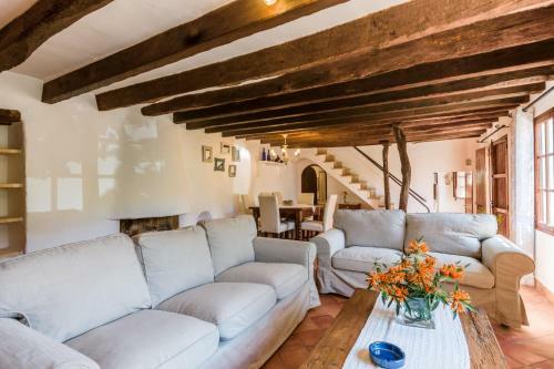 Pollenca Villa Sleeps 6 Wifi