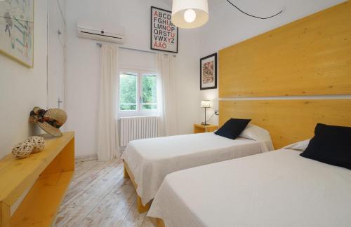 Pollenca Villa Sleeps 8 Pool