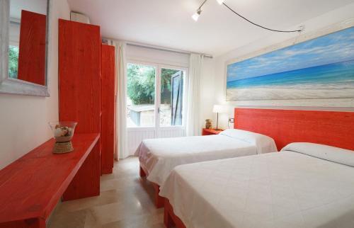 Pollenca Villa Sleeps 8 Pool