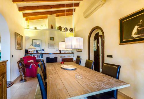Pollenca Villa Sleeps 6 Pool Air Con Wifi T400535