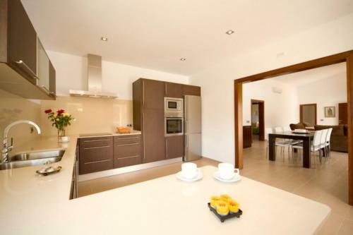 Pollenca Villa Sleeps 6 Pool Air Con Wifi T251852