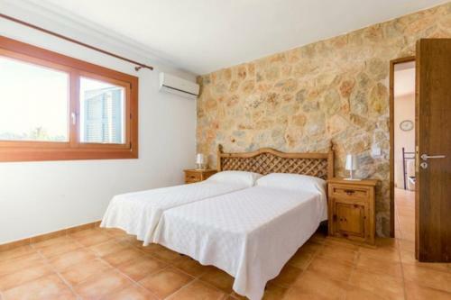 Pollenca Villa Sleeps 8 Pool Air Con Wifi T251881