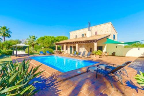 Pollenca Villa Sleeps 8 Pool Air Con Wifi T251881