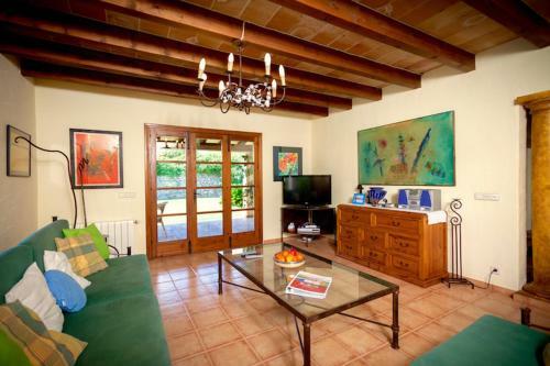 Pollenca Villa Sleeps 6 Pool Air Con Wifi T400541