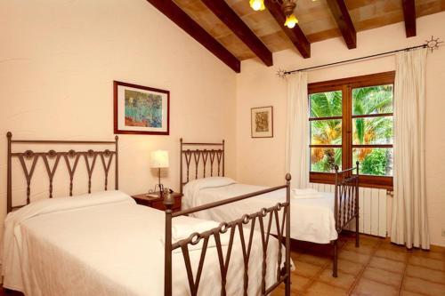 Pollenca Villa Sleeps 6 Pool Air Con Wifi T400541