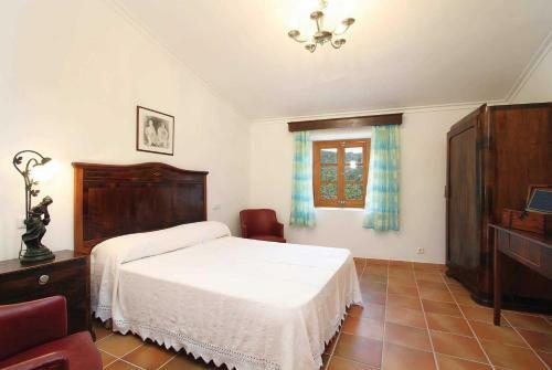 Pollenca Villa Sleeps 12 Wifi