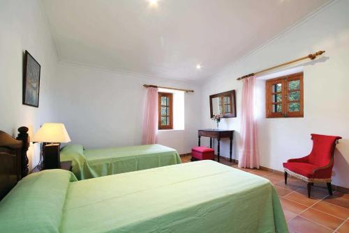 Pollenca Villa Sleeps 12 Wifi