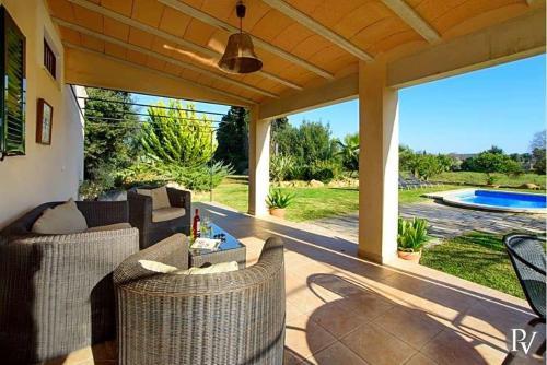 Pollenca Villa Sleeps 5 Pool Air Con