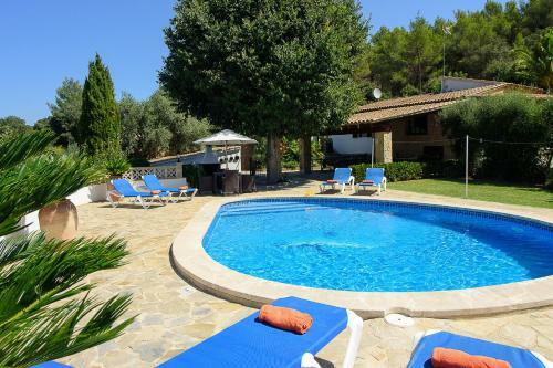 Villa Parades