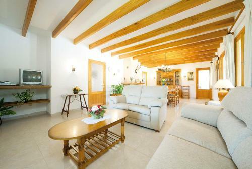 Cala San Vicente Villa Sleeps 6 Air Con Wifi