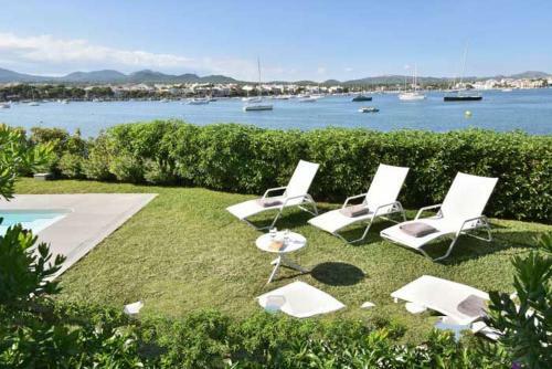 Portocolom Villa Sleeps 10 Air Con Wifi
