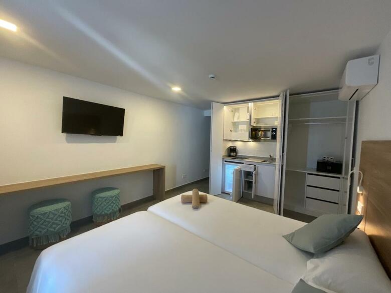 Hotel Kikere Studios