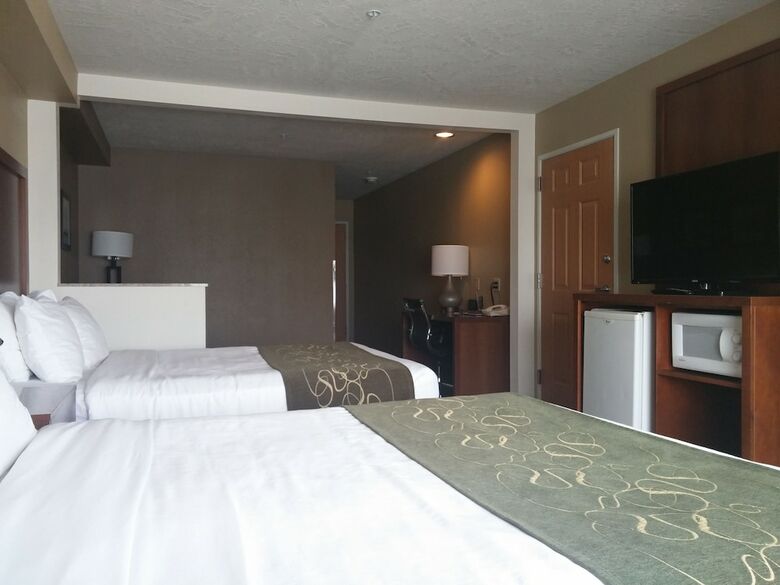 Hotel Comfort Suites Airport