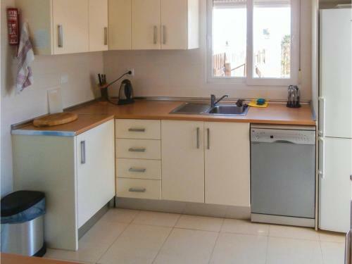 Three-bedroom Holiday Home In Roldan