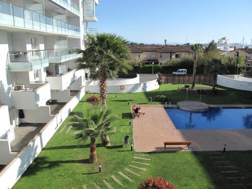 Bonito Apartamento Con Piscina En Roses