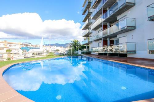 Bay Apartment