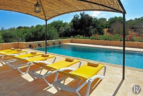 S'horta Villa Sleeps 10 Pool Air Con Wifi
